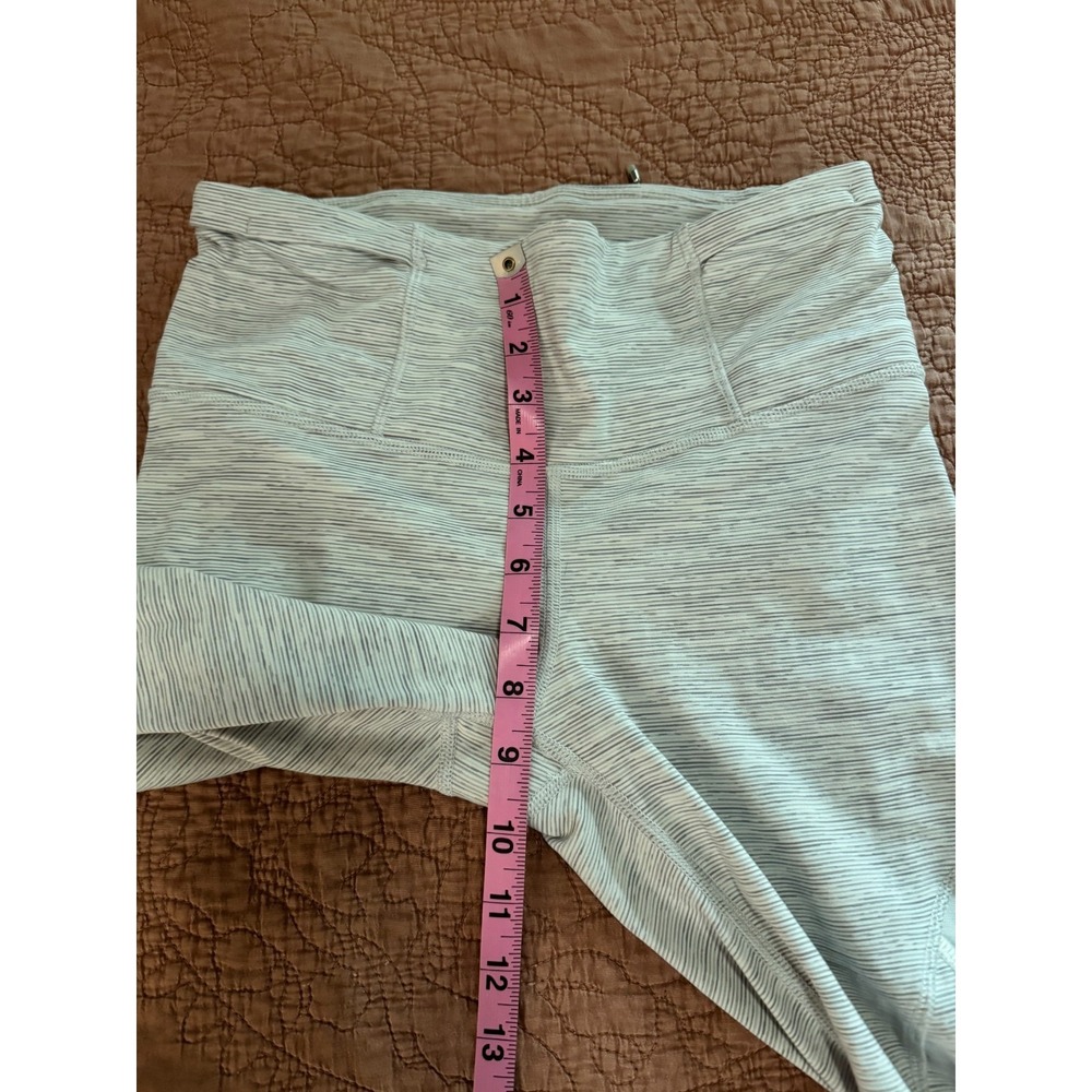Lululemon Cropped Leggings Womens Gray Quick Drying High Waist Moisture Wicking - Picture 9 of 10